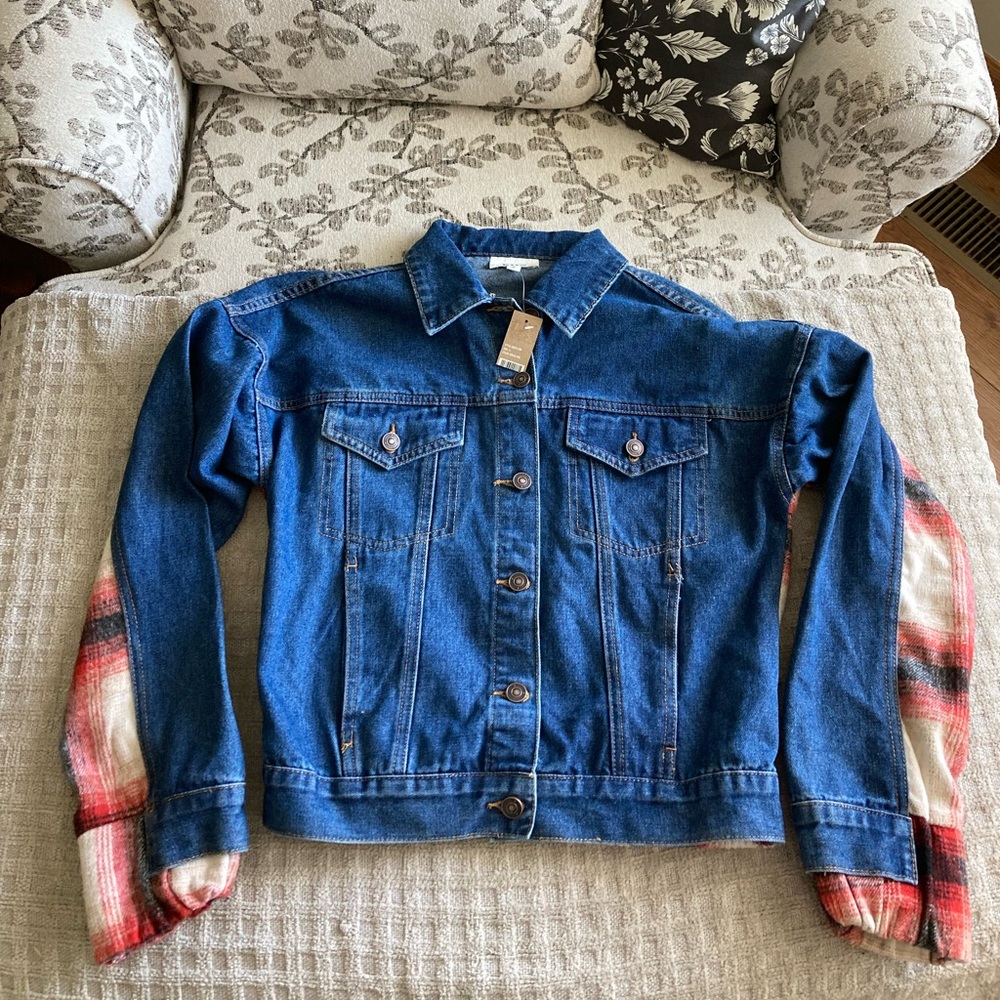 Women’s BKE Stella Jacket Size Small White, Red, and Black NWT